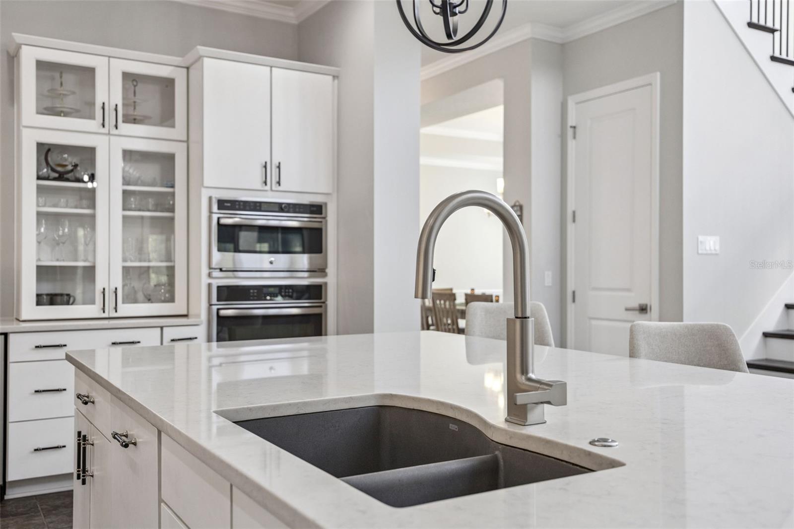 Image 35 of 100 For 14160 Eliot Avenue