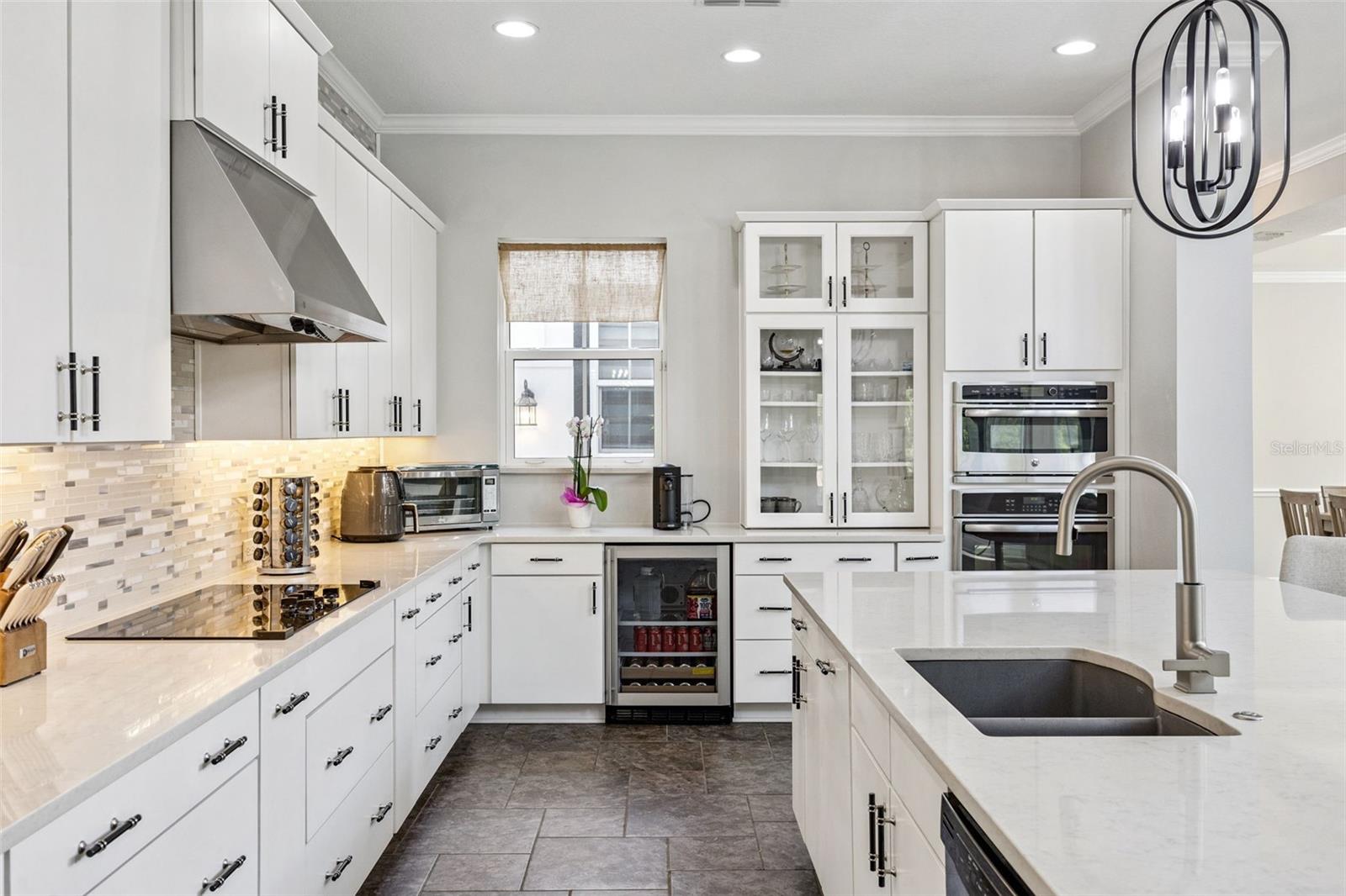 Image 39 of 100 For 14160 Eliot Avenue