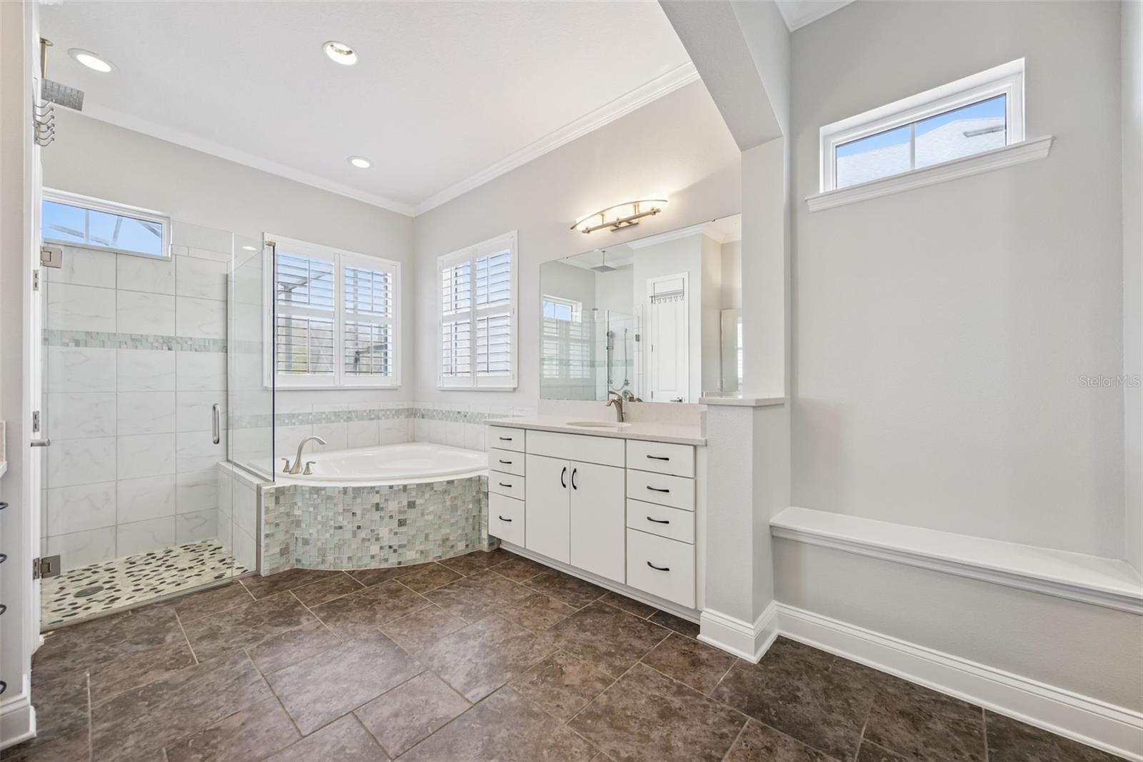 Image 54 of 100 For 14160 Eliot Avenue