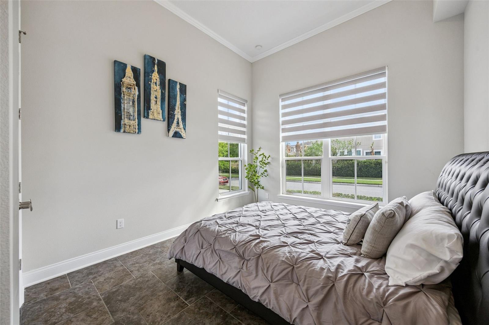 Image 55 of 100 For 14160 Eliot Avenue