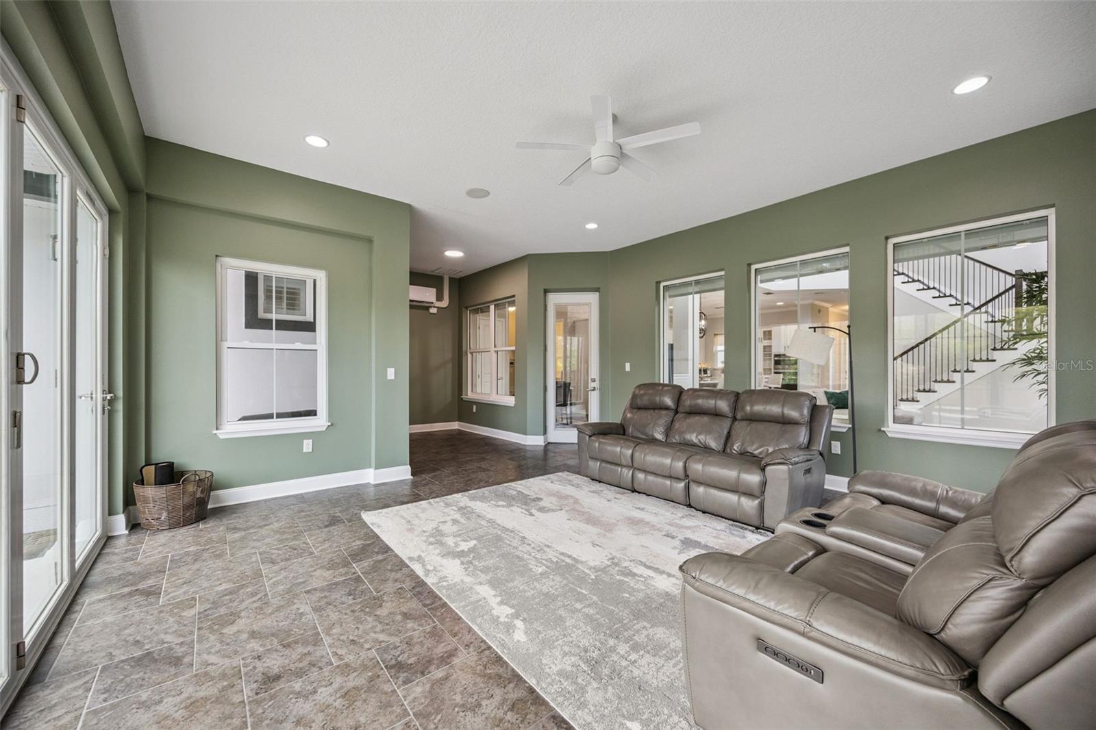 Image 75 of 100 For 14160 Eliot Avenue