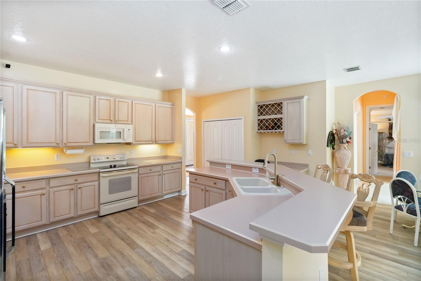 Image 26 of 52 For 126 Seville Chase Drive