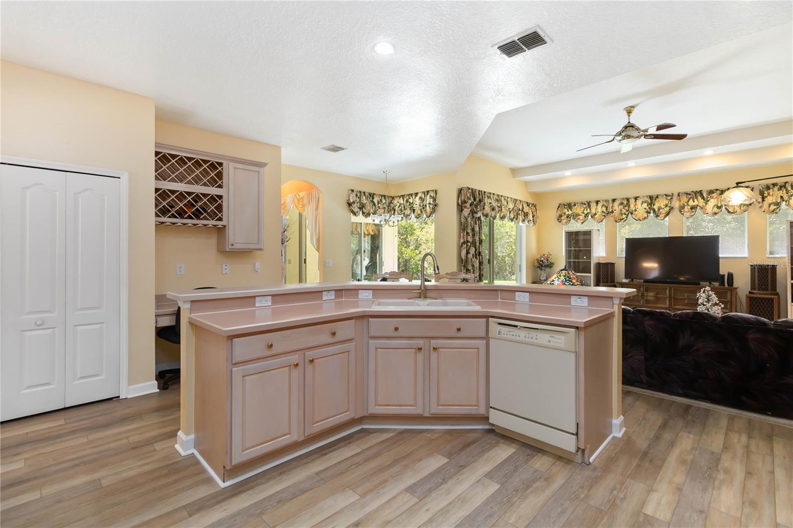 Image 27 of 52 For 126 Seville Chase Drive