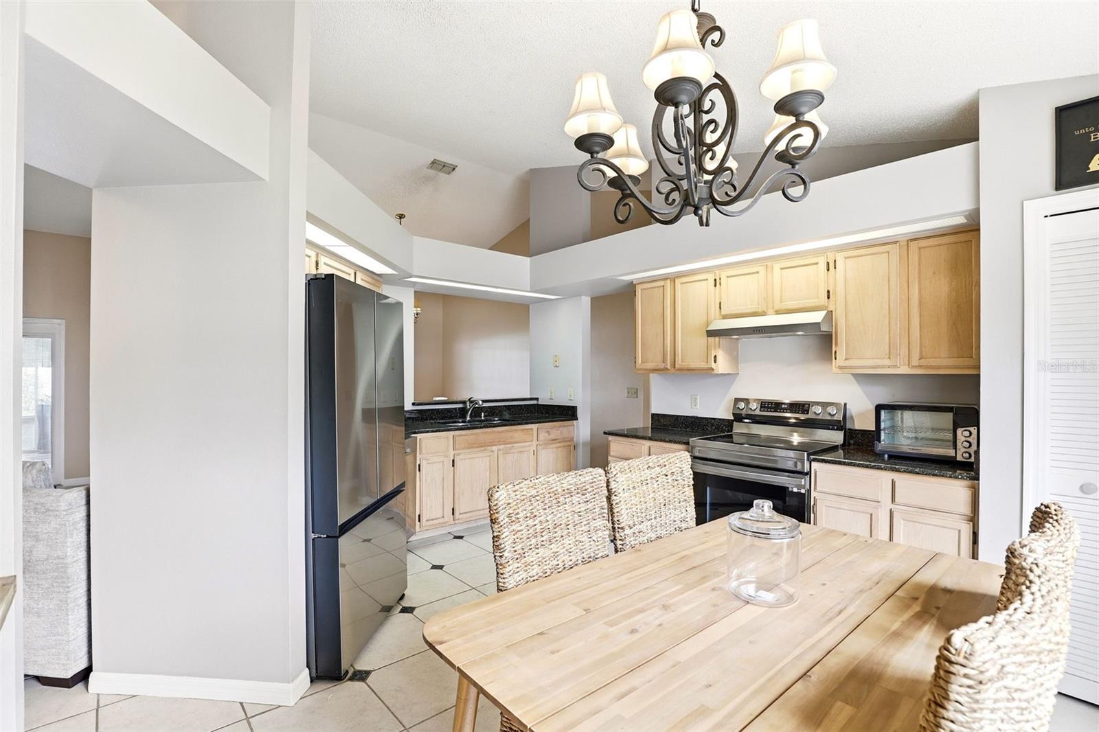 Image 17 of 31 For 14025 Furman Avenue