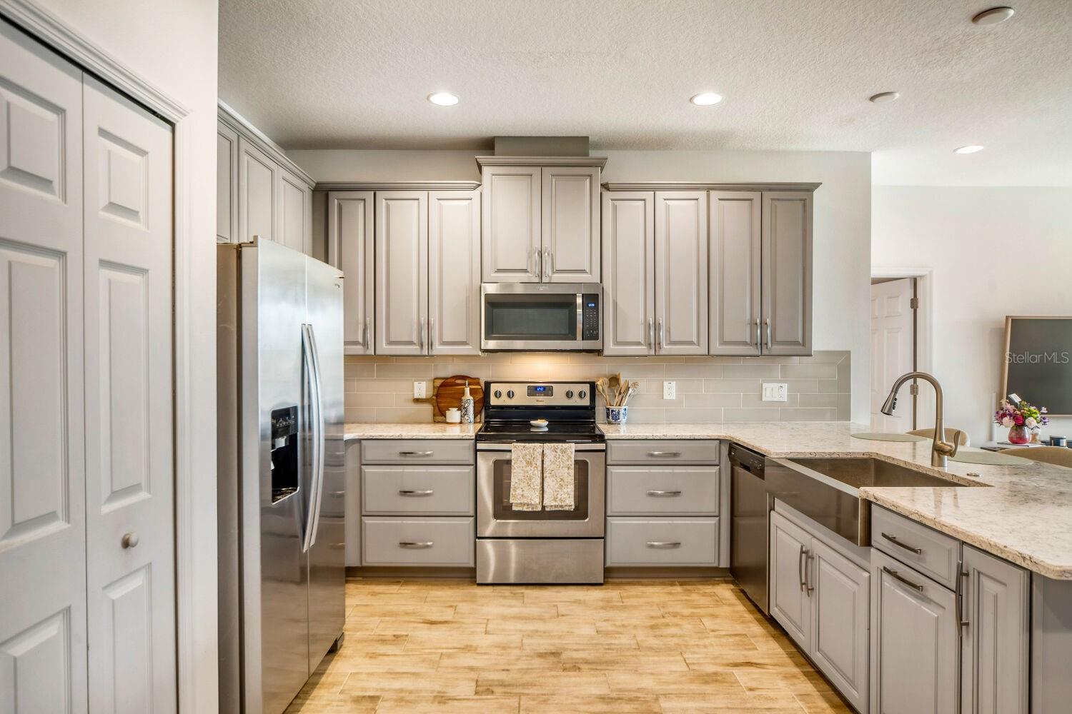 Image 4 of 30 For 17412 Promenade Drive