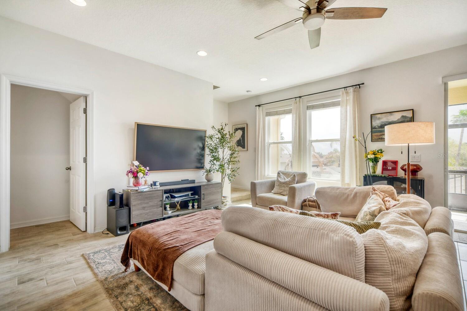 Image 7 of 30 For 17412 Promenade Drive