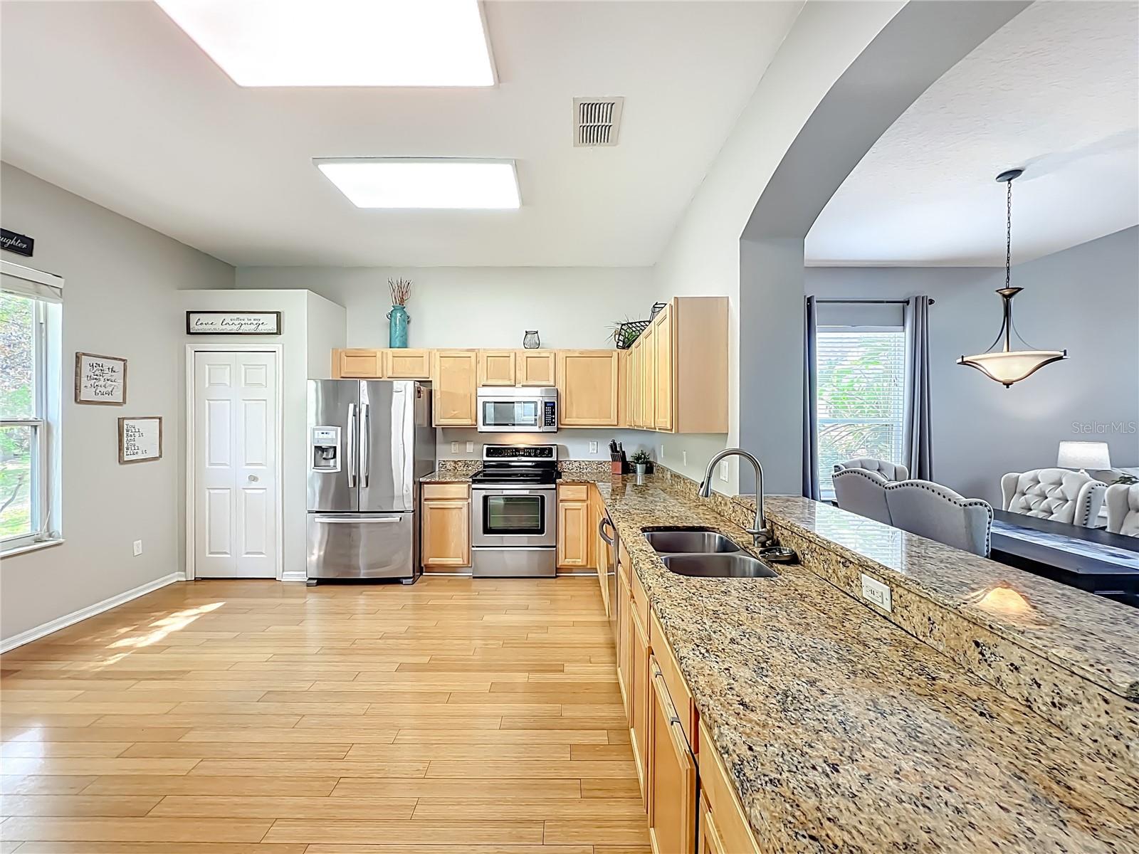 Image 15 of 59 For 949 Pickfair Terrace