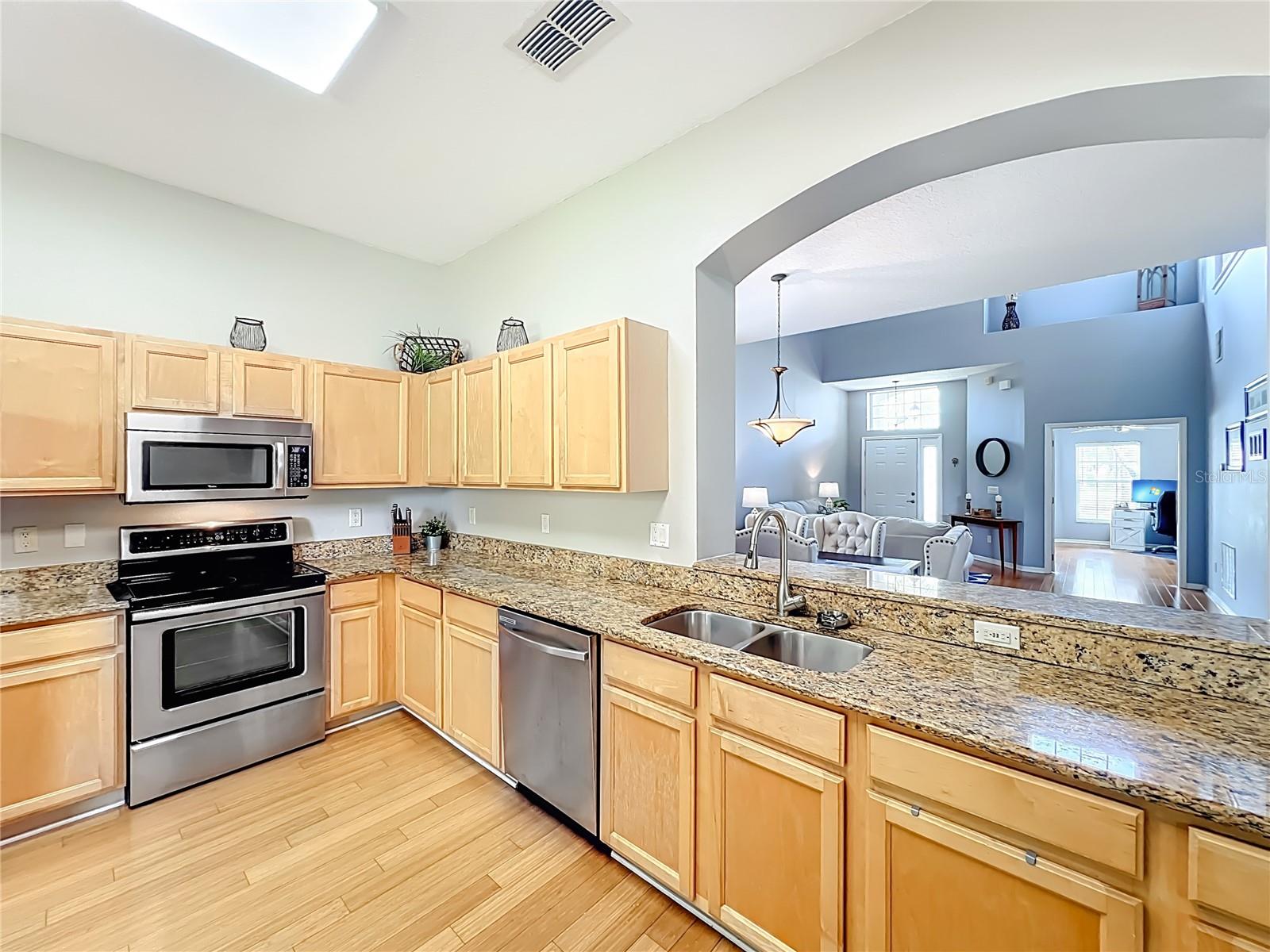 Image 16 of 59 For 949 Pickfair Terrace