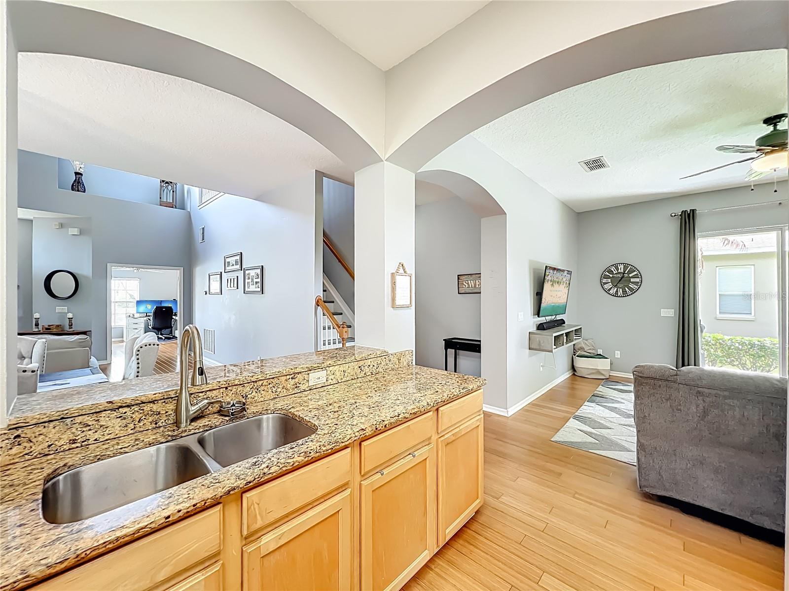 Image 19 of 59 For 949 Pickfair Terrace