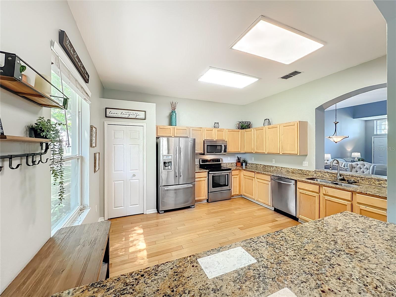 Image 20 of 59 For 949 Pickfair Terrace