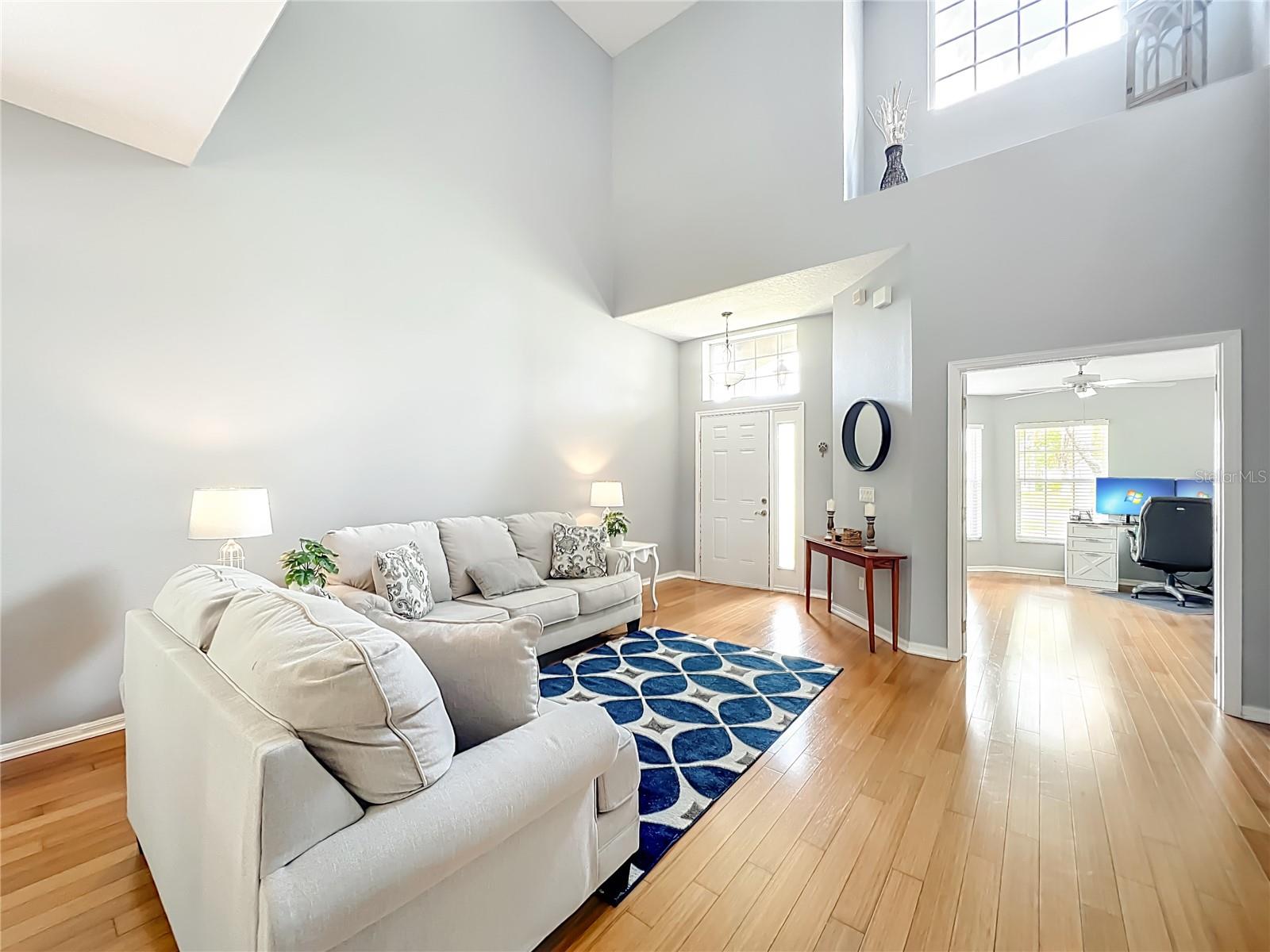 Image 6 of 59 For 949 Pickfair Terrace