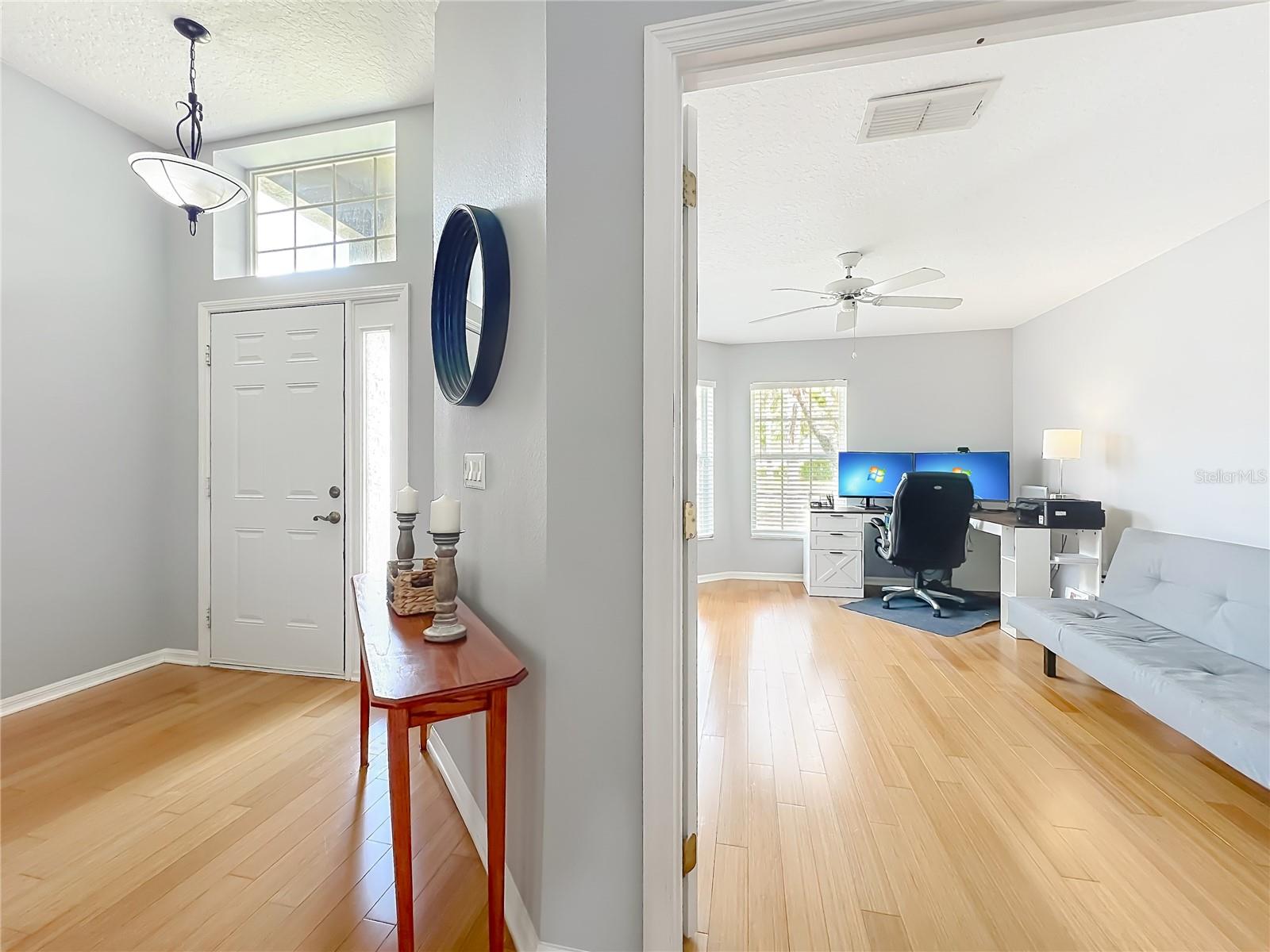 Image 7 of 59 For 949 Pickfair Terrace