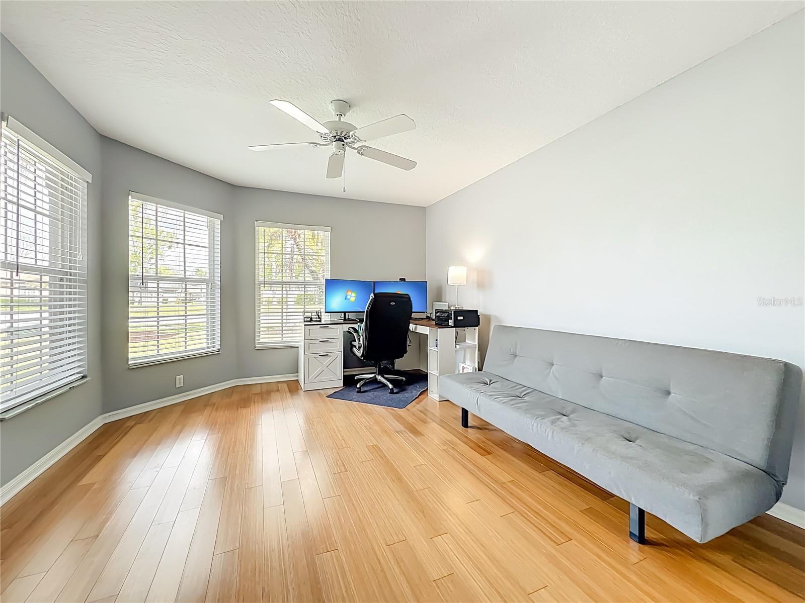 Image 8 of 59 For 949 Pickfair Terrace