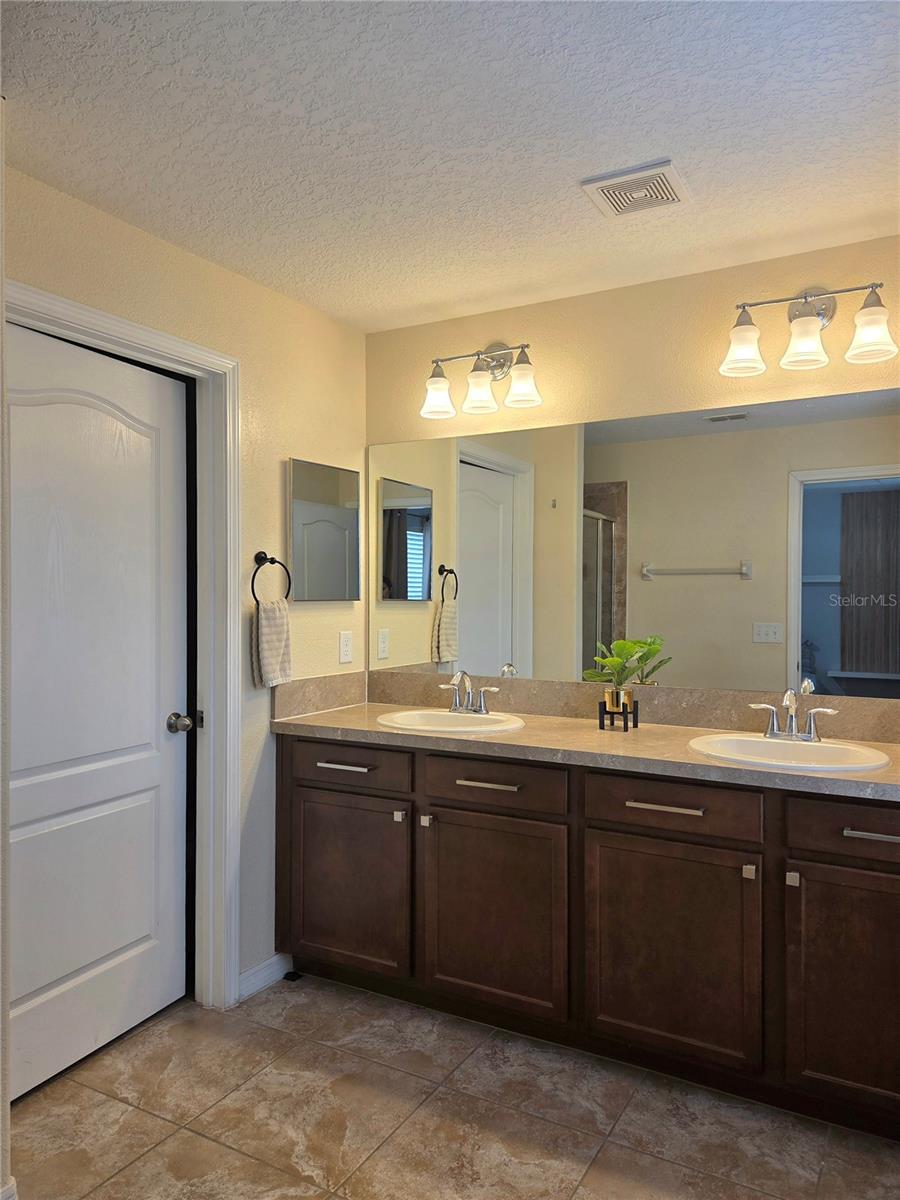 Image 19 of 33 For 10604 Savannah Plantation Court