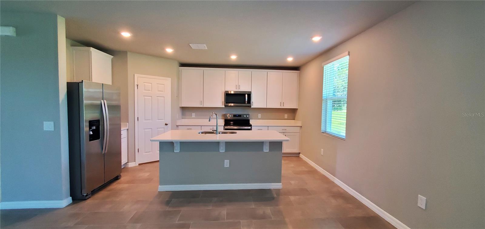 Image 11 of 33 For 17367 Million Lakes Court