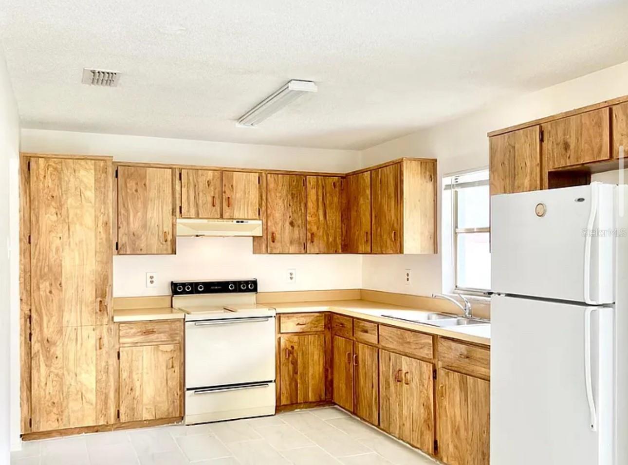 Image 5 of 15 For 547 Lino Court