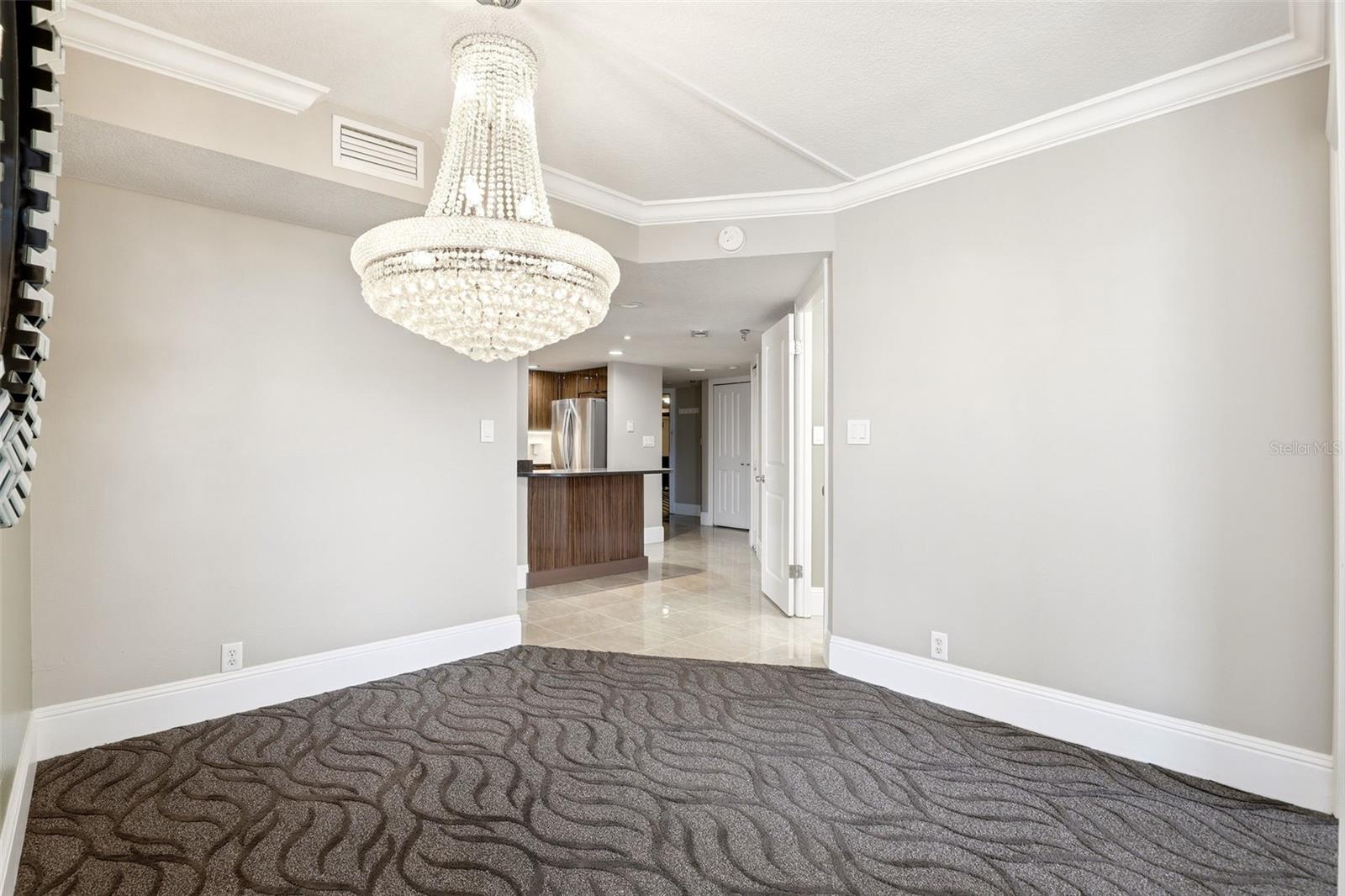 Image 15 of 29 For 400 Colonial Drive 1202