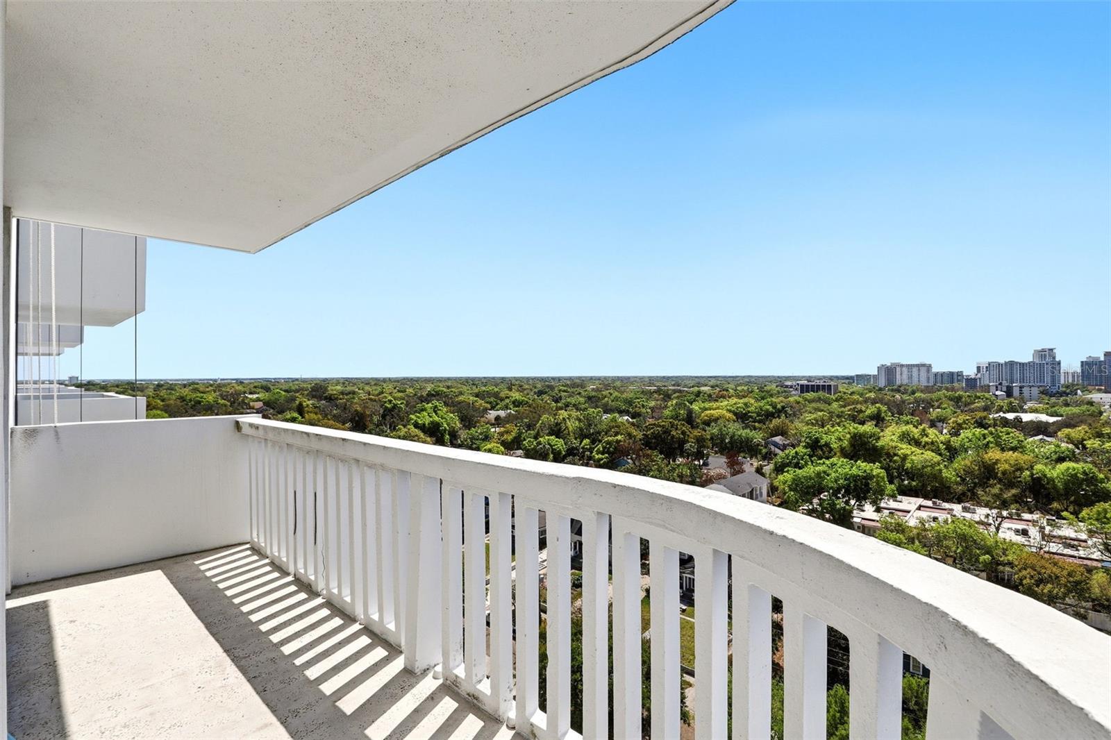 Image 24 of 29 For 400 Colonial Drive 1202