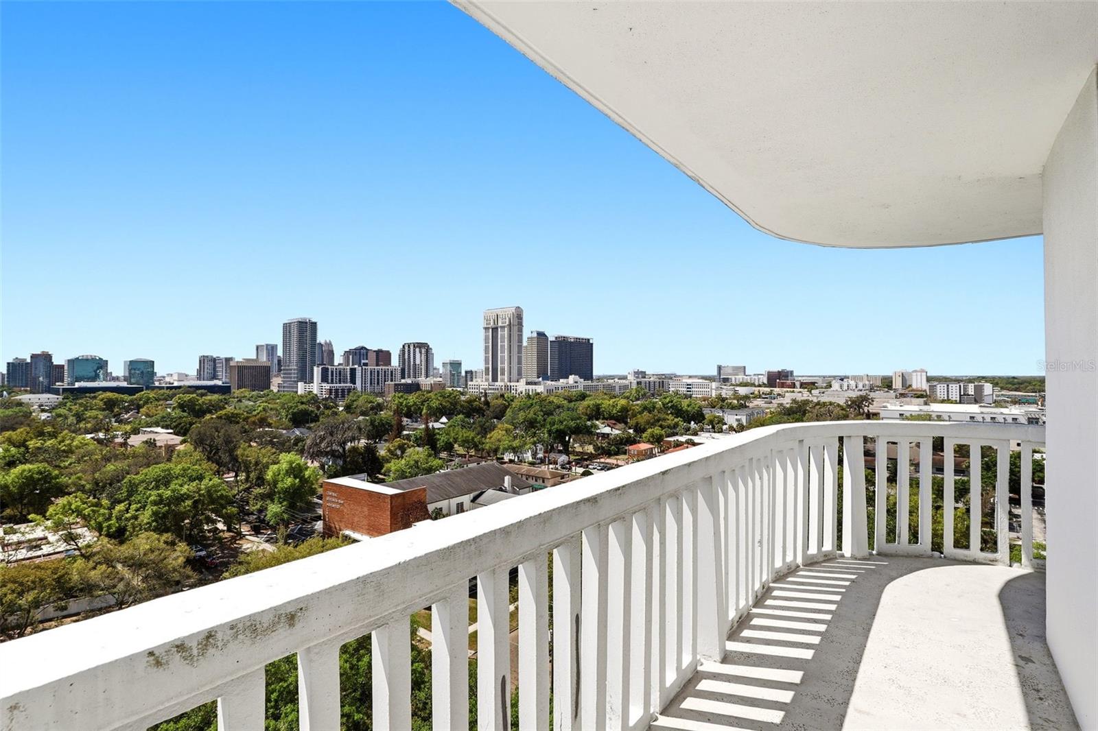 Image 25 of 29 For 400 Colonial Drive 1202