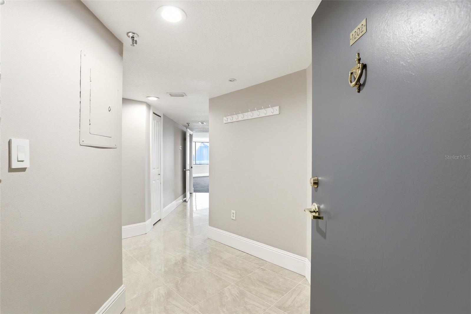 Image 3 of 29 For 400 Colonial Drive 1202