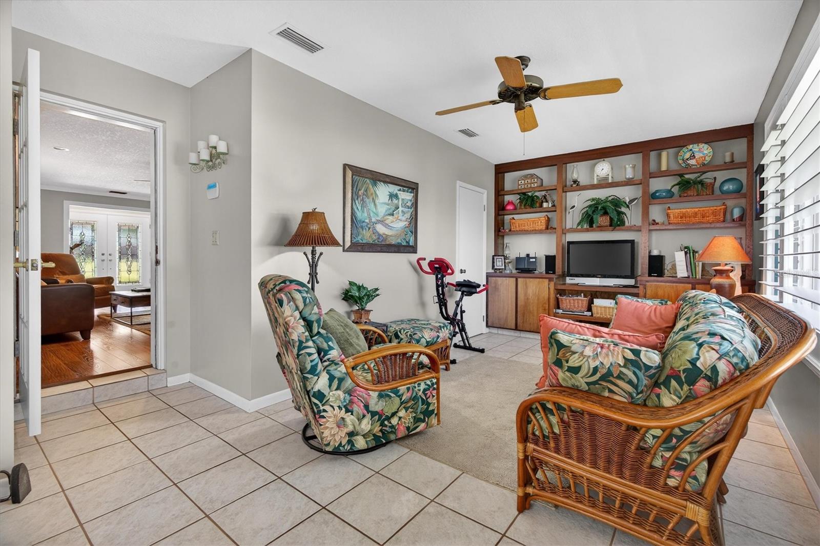 Image 21 of 63 For 4510 Lake Gem Circle