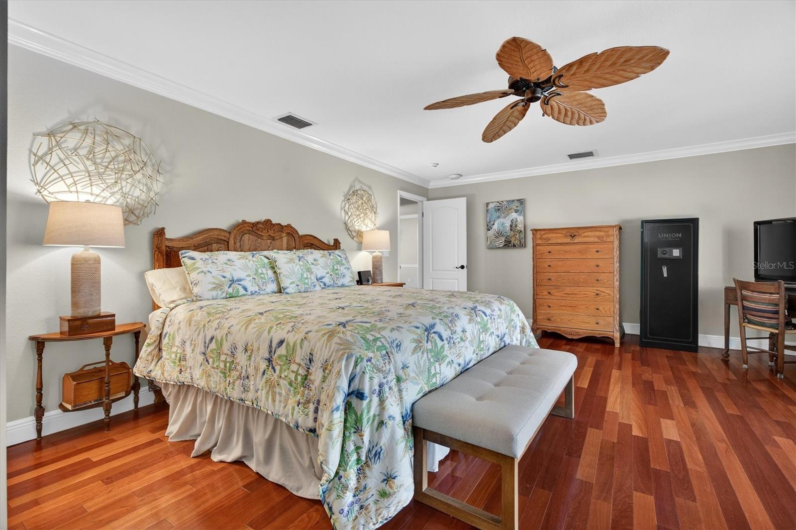 Image 23 of 63 For 4510 Lake Gem Circle