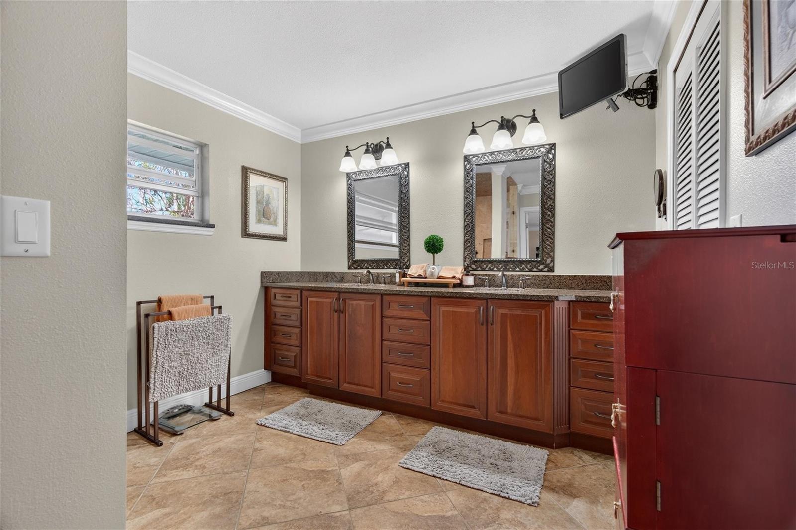 Image 27 of 63 For 4510 Lake Gem Circle