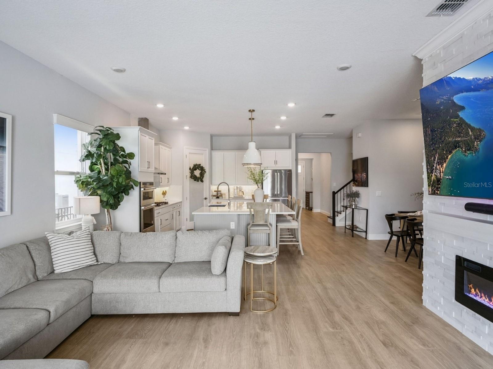 Image 14 of 94 For 16132 Volterra Point