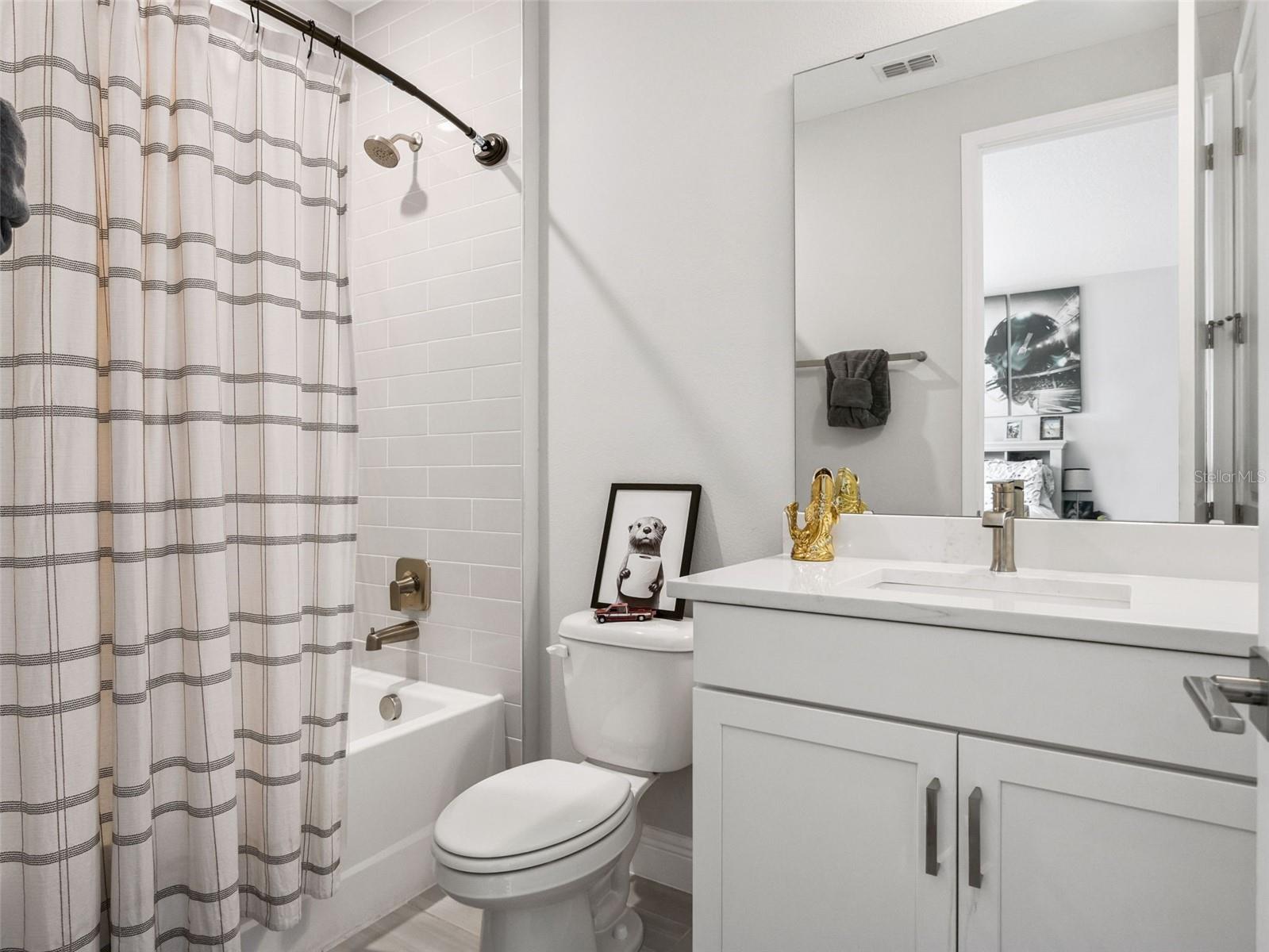 Image 34 of 94 For 16132 Volterra Point