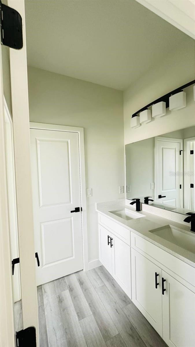 Image 18 of 27 For 13385 32nd Court Sw