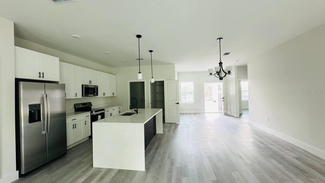 Image 7 of 27 For 13385 32nd Court Sw