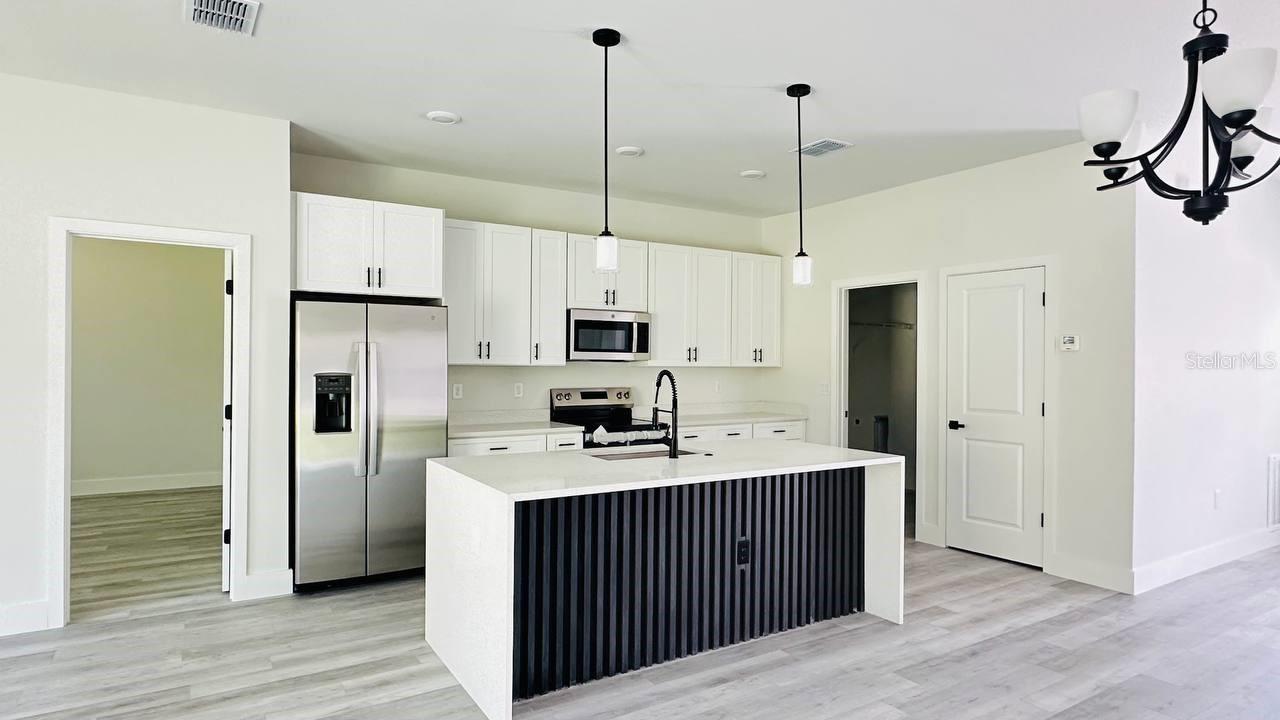 Image 8 of 27 For 13385 32nd Court Sw