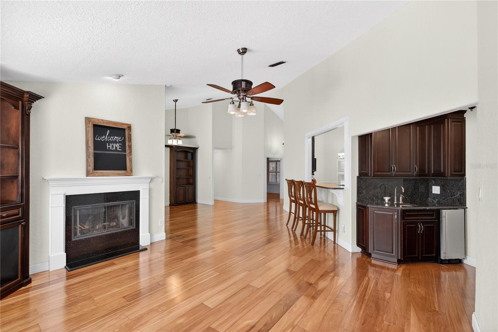 Image 12 of 32 For 5059 Knotty Pine Court