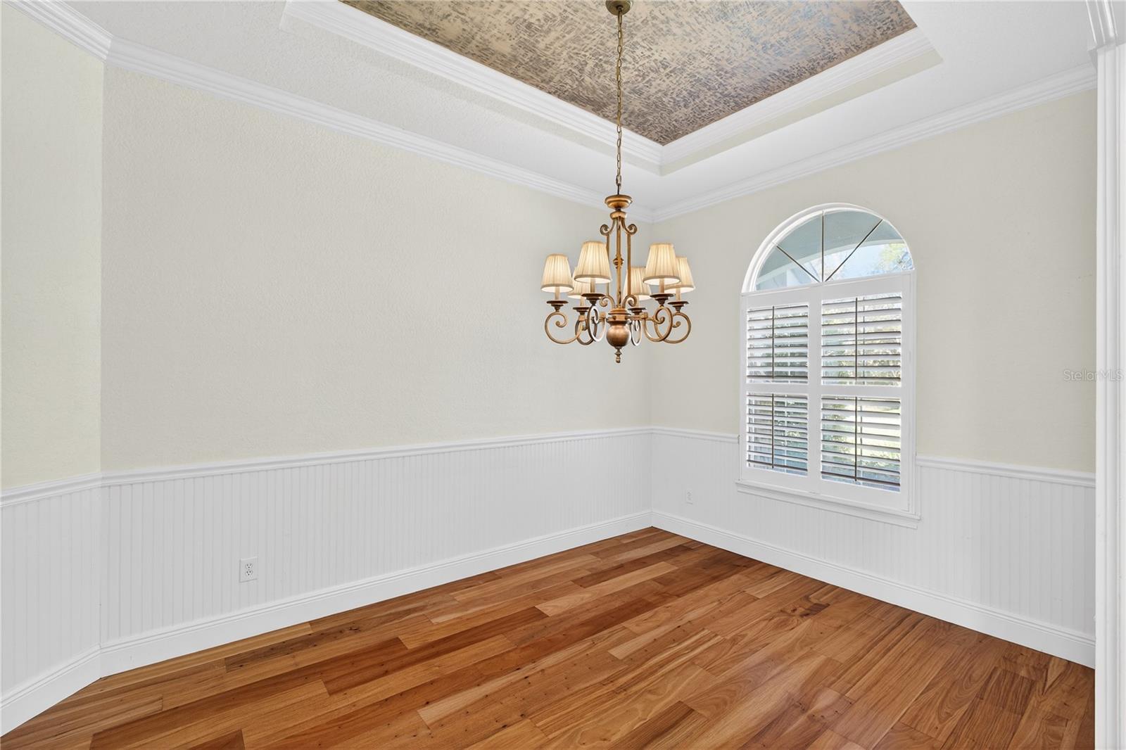 Image 13 of 32 For 5059 Knotty Pine Court