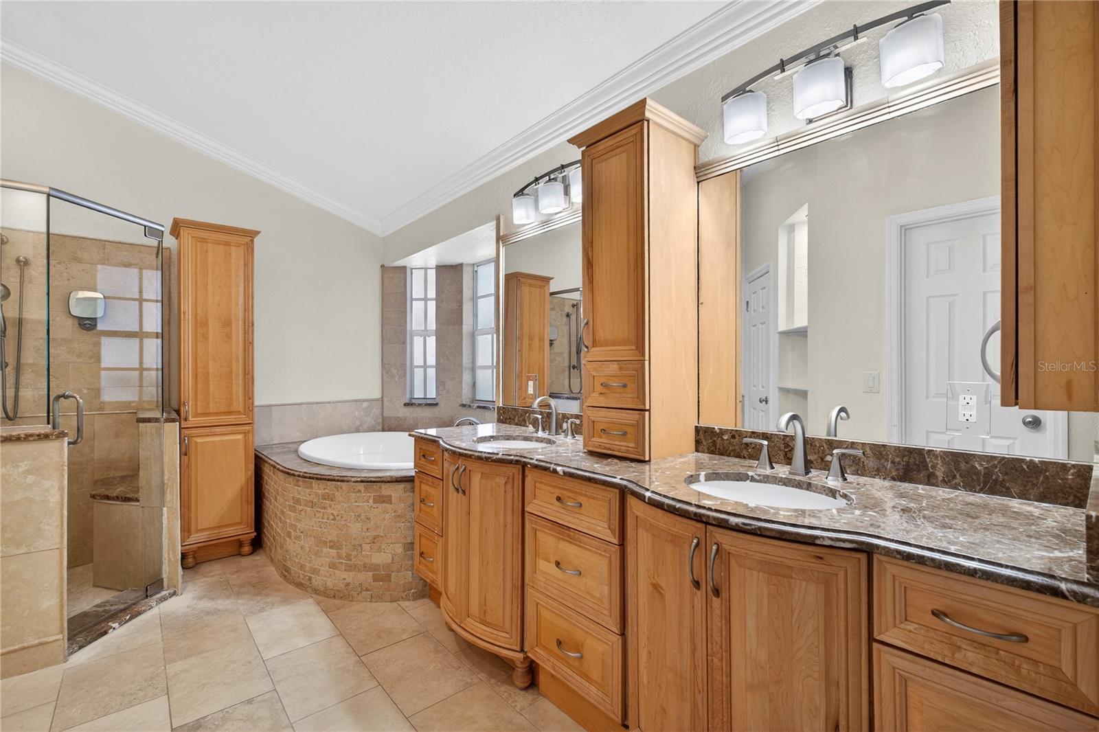 Image 16 of 32 For 5059 Knotty Pine Court