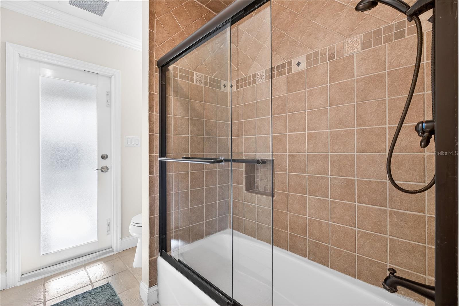 Image 24 of 32 For 5059 Knotty Pine Court