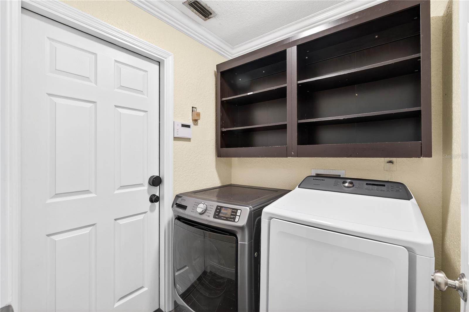 Image 26 of 32 For 5059 Knotty Pine Court