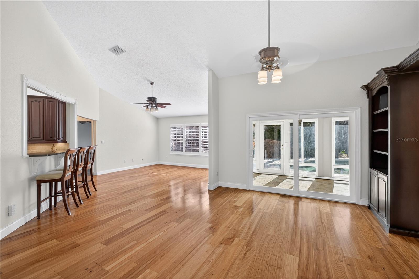 Image 9 of 32 For 5059 Knotty Pine Court