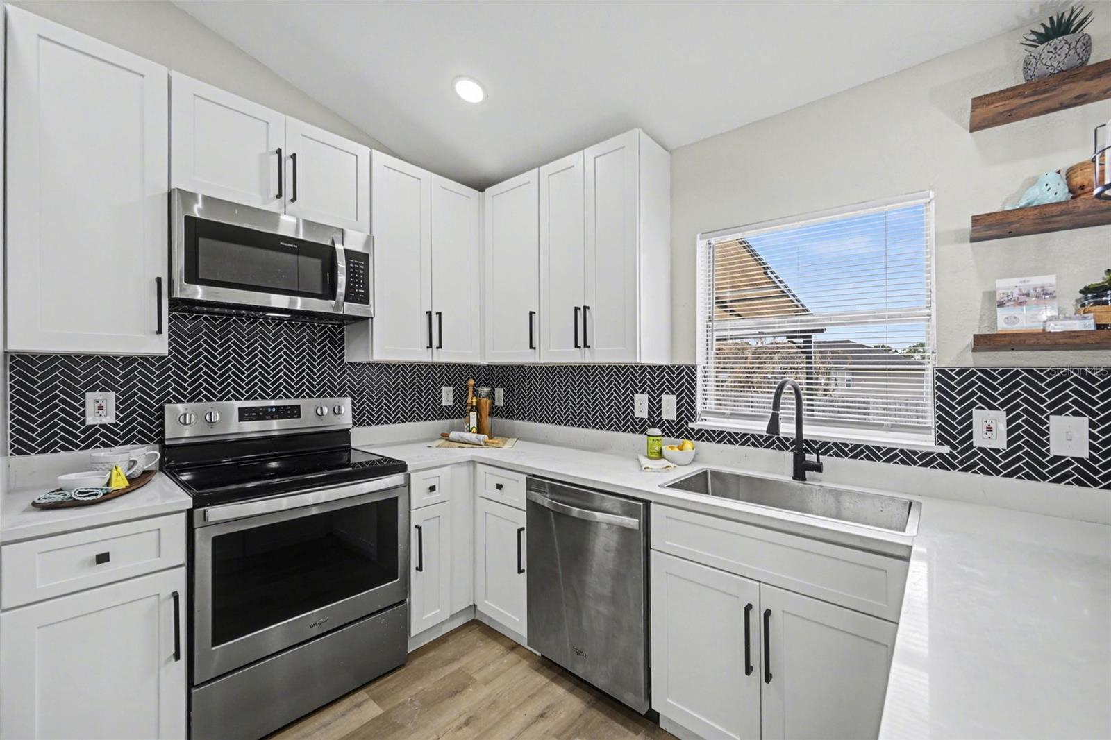 Image 11 of 28 For 6460 Ainsworth Road