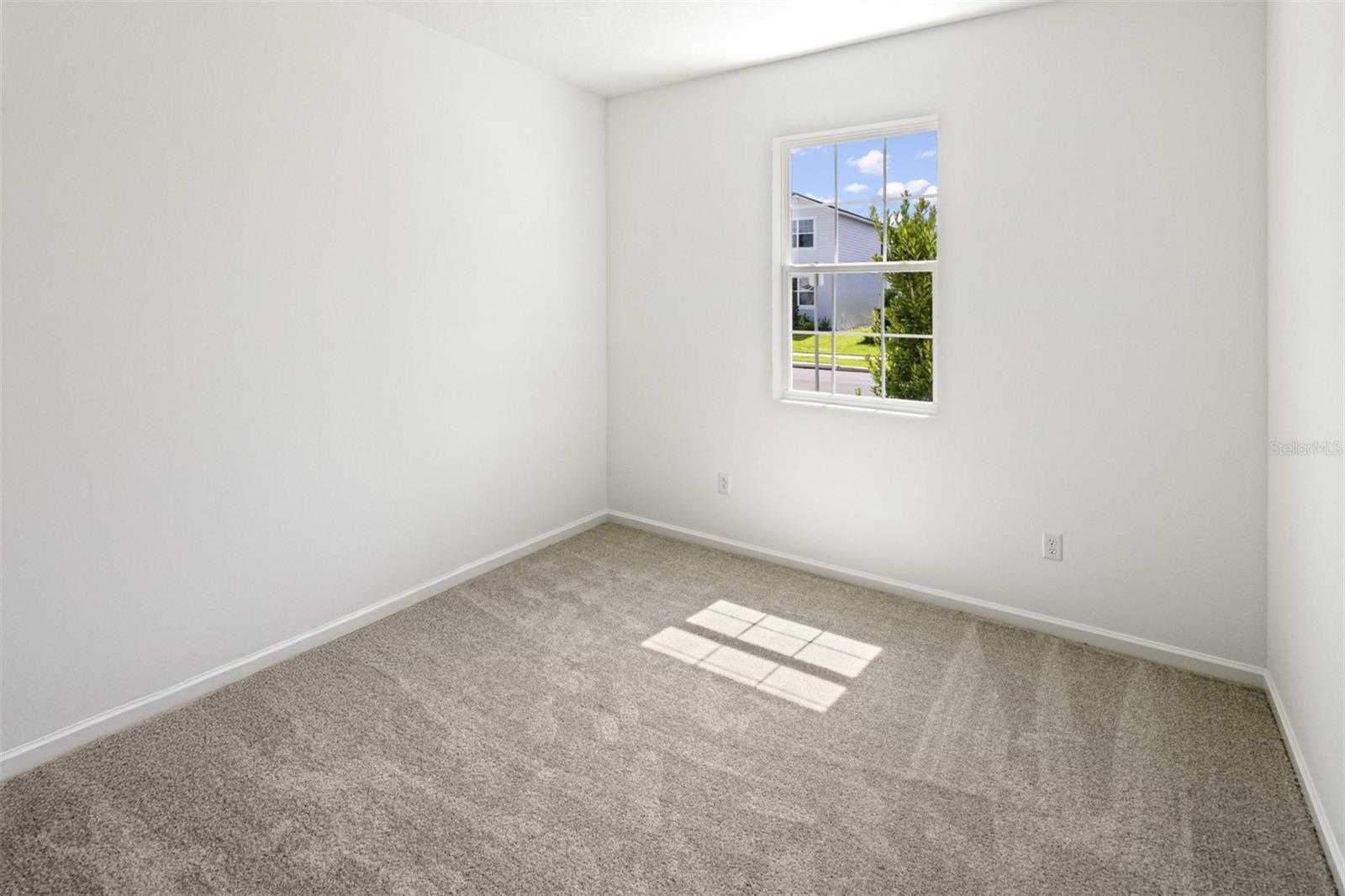 Image 14 of 16 For 121 Greenhouse Grove Street