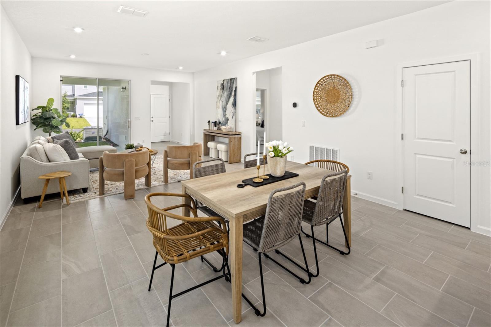 Image 5 of 16 For 121 Greenhouse Grove Street