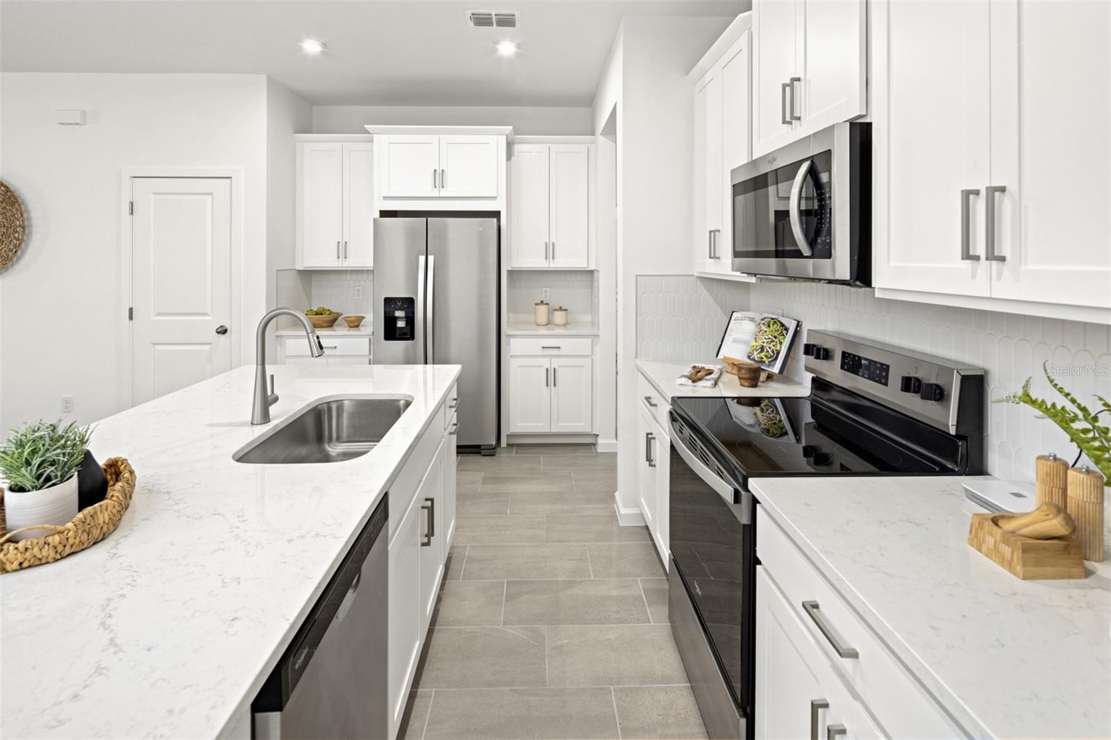 Image 9 of 16 For 121 Greenhouse Grove Street