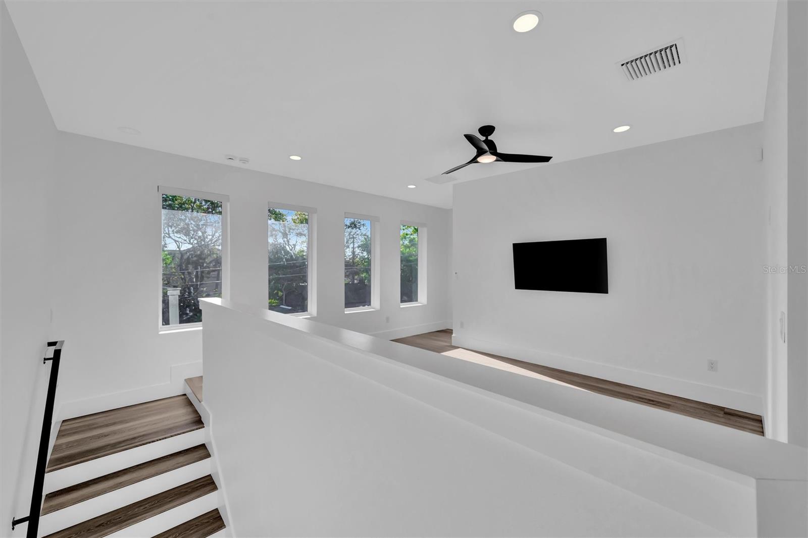 Image 14 of 39 For 3723 Norwood Court