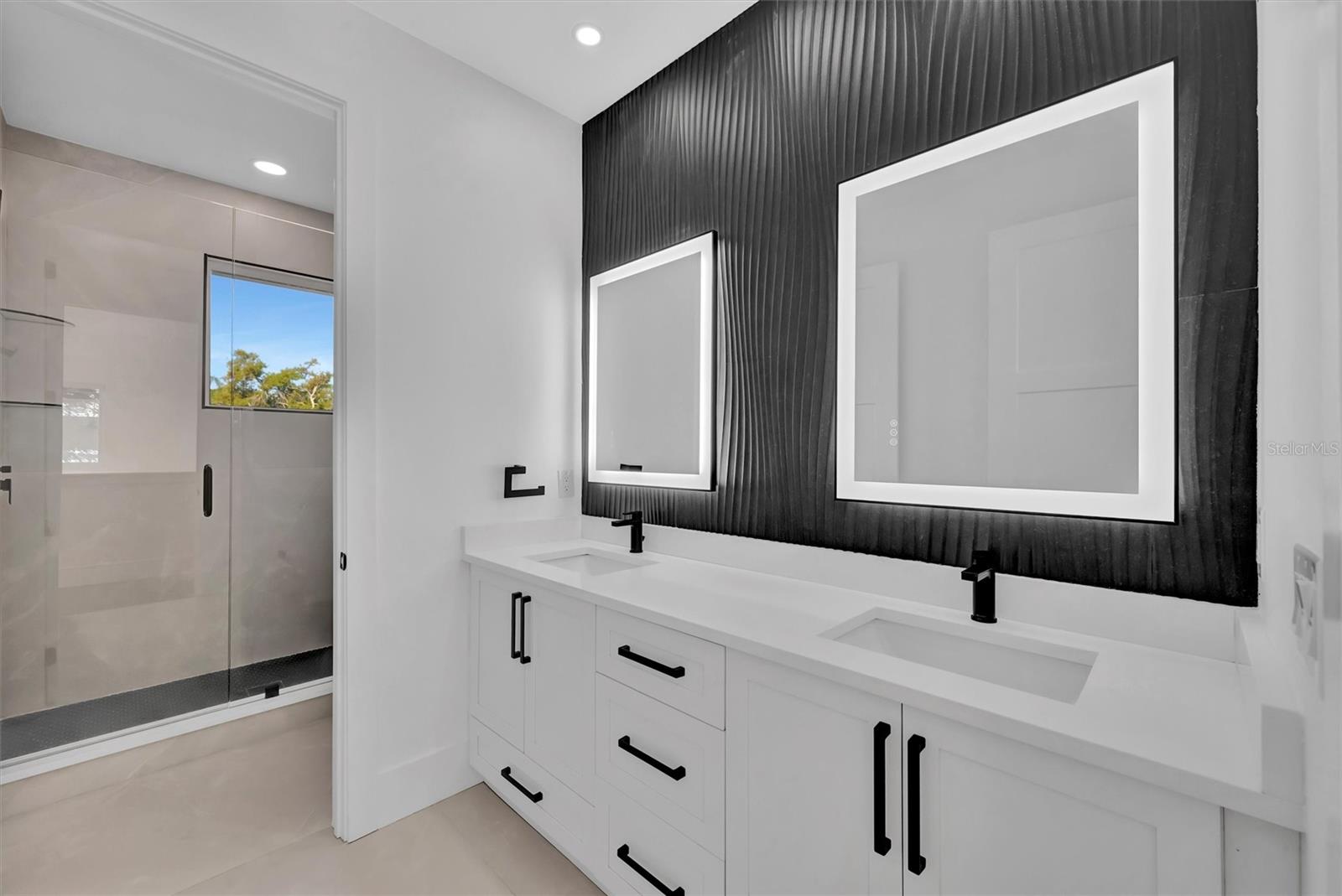 Image 18 of 39 For 3723 Norwood Court