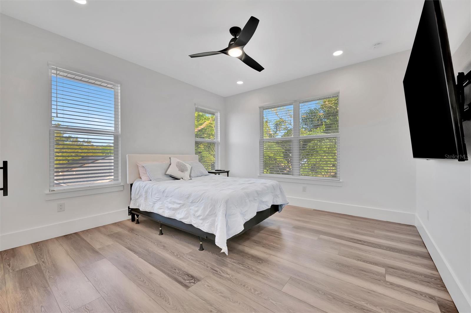 Image 21 of 39 For 3723 Norwood Court