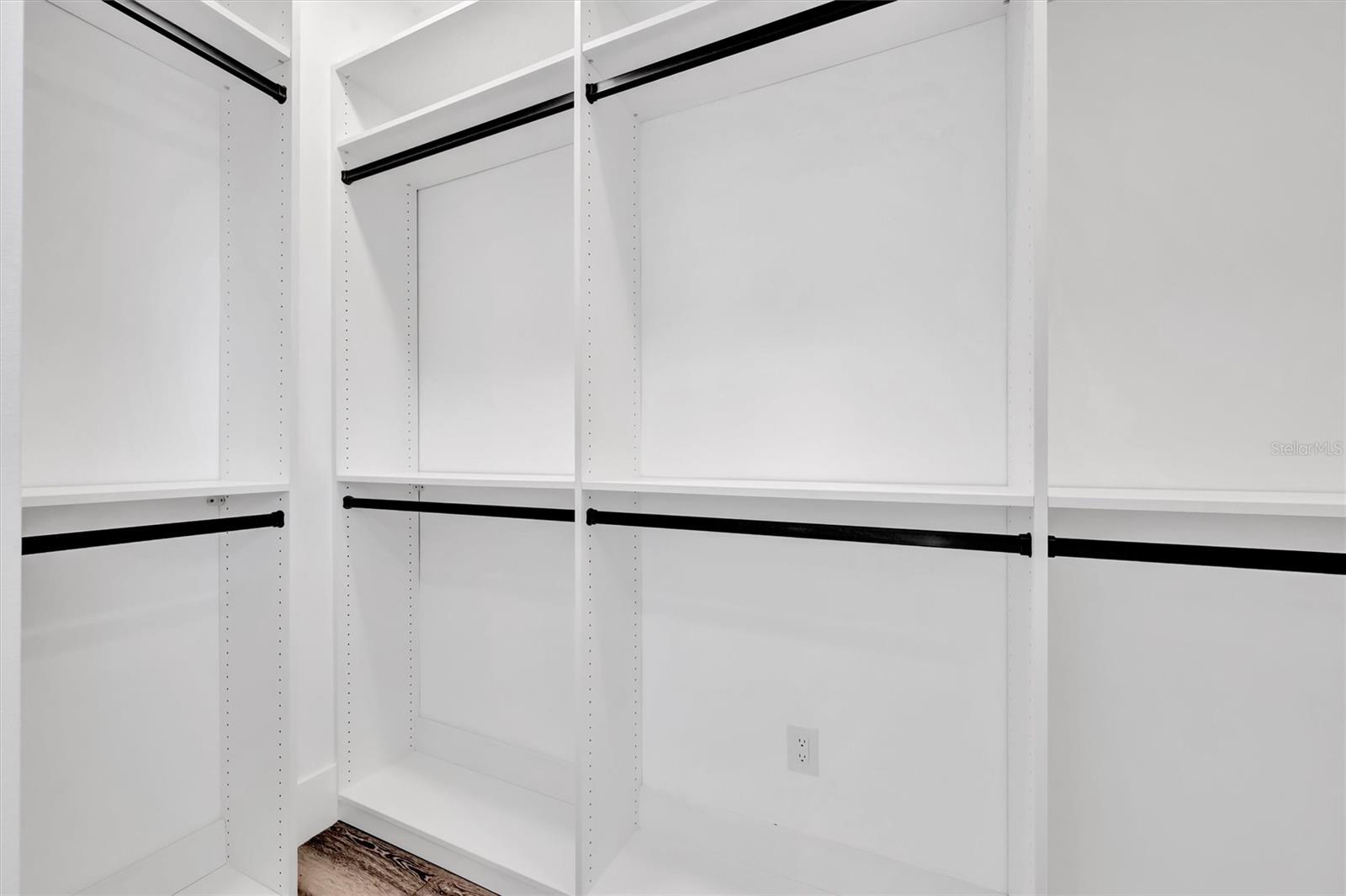 Image 22 of 39 For 3723 Norwood Court