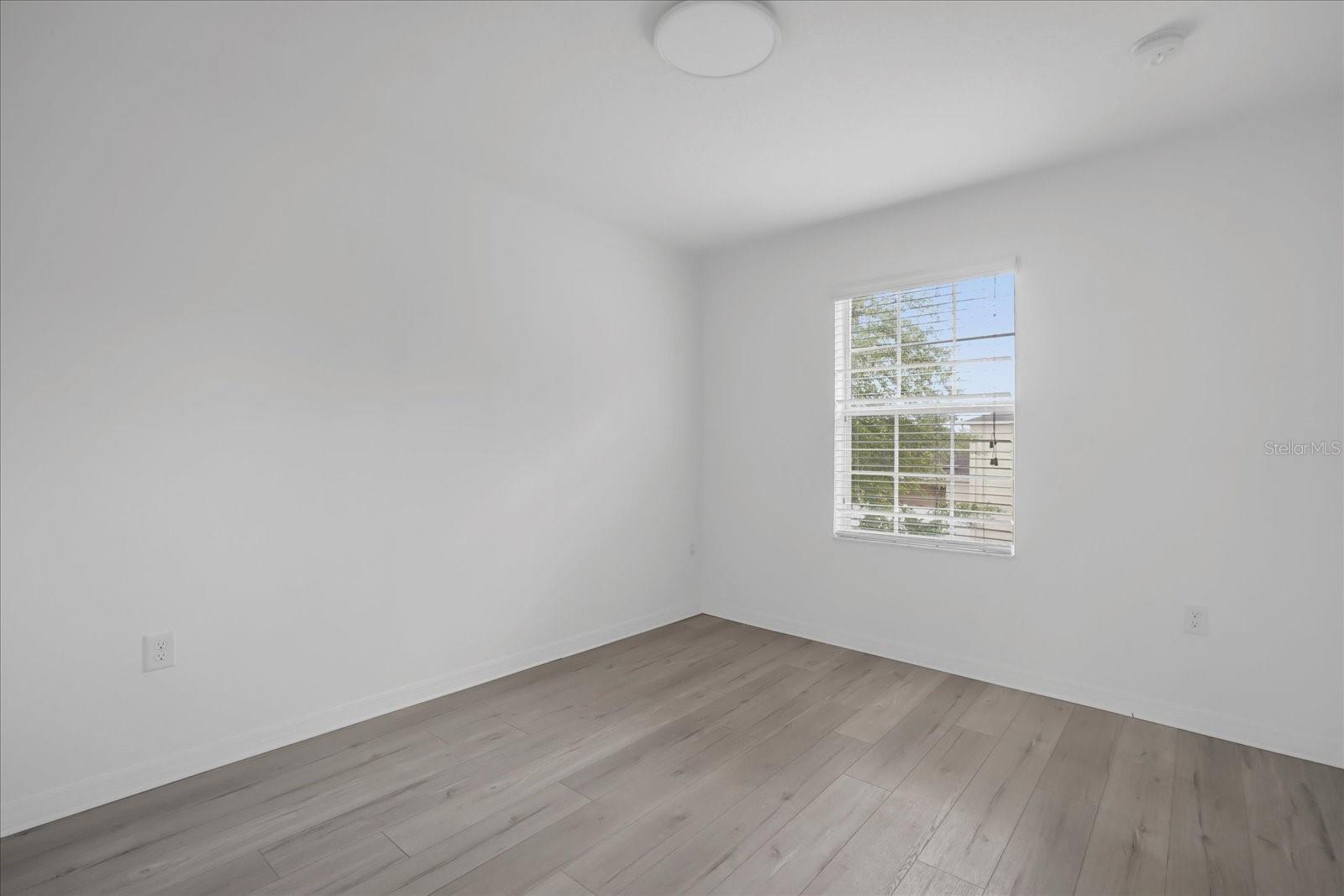 Image 15 of 27 For 10815 Savannah Landing Circle