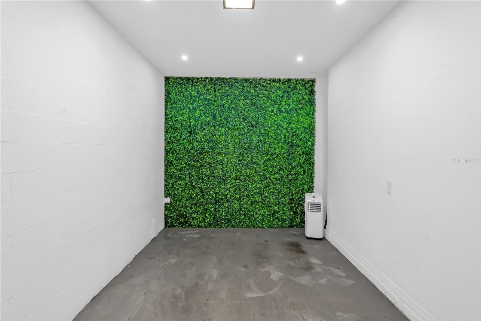 Image 21 of 27 For 10815 Savannah Landing Circle