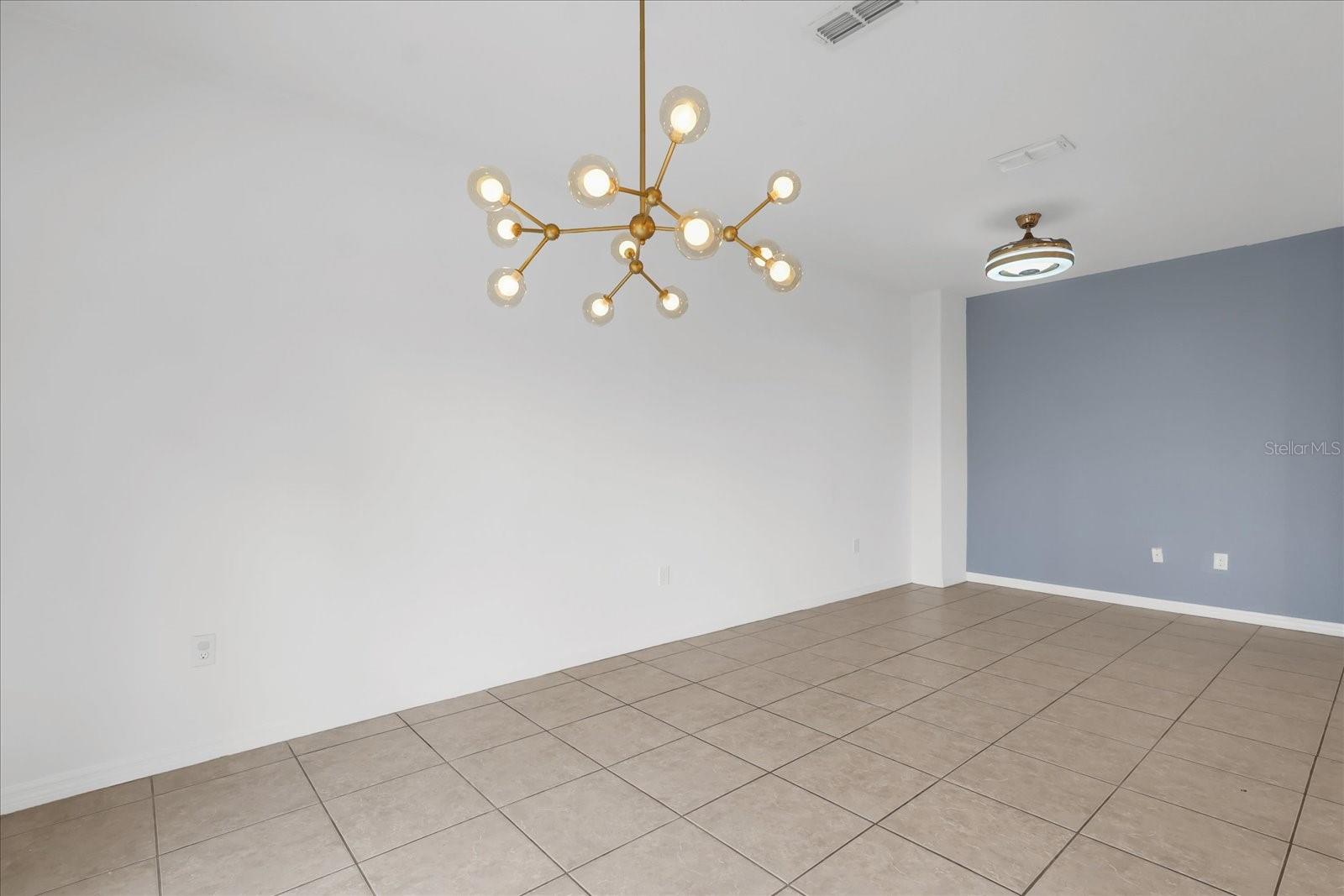 Image 3 of 27 For 10815 Savannah Landing Circle