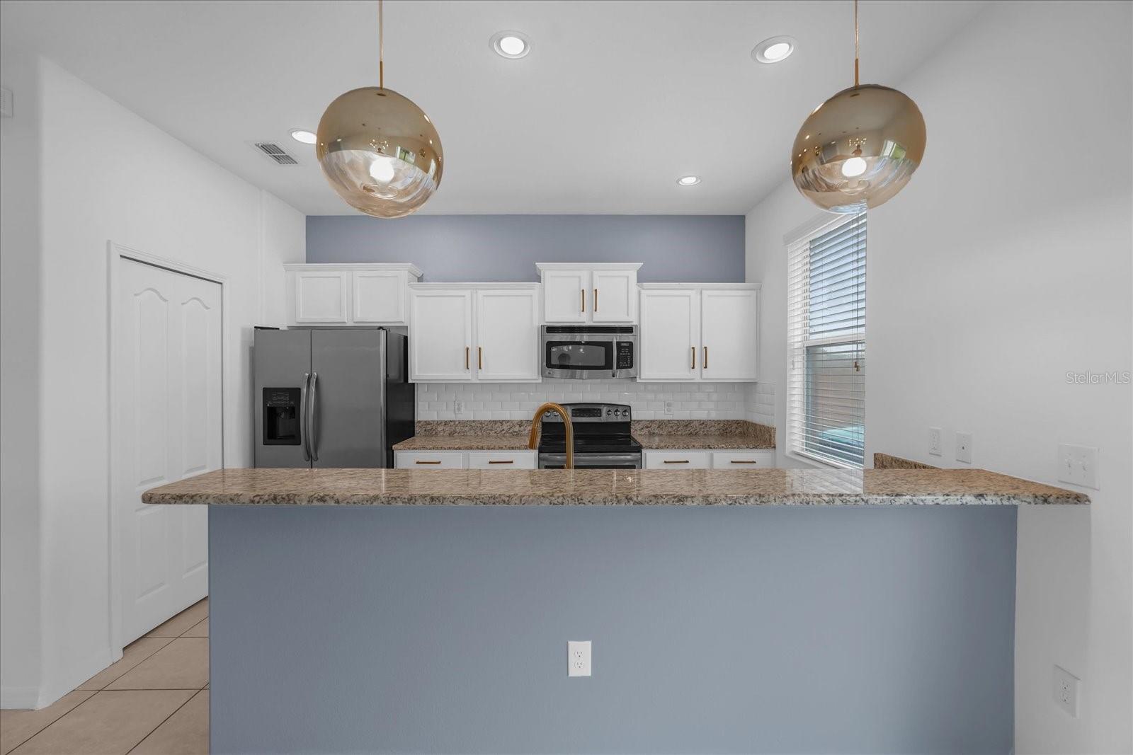 Image 5 of 27 For 10815 Savannah Landing Circle